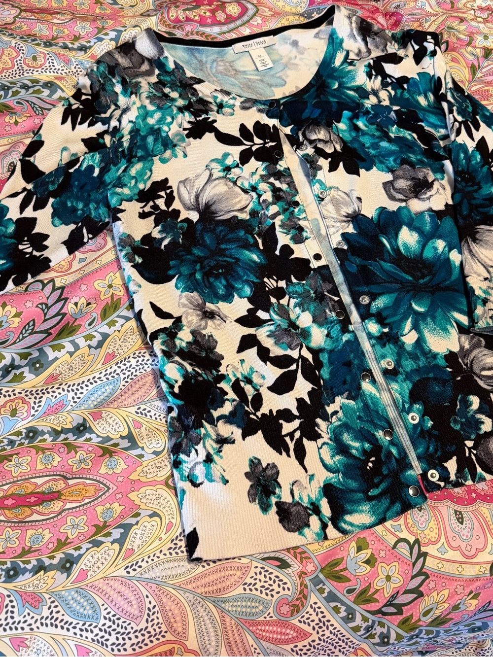 White House Black Mkt 3/4 length sleeve Cardigan with Teal and Black Floral Acce